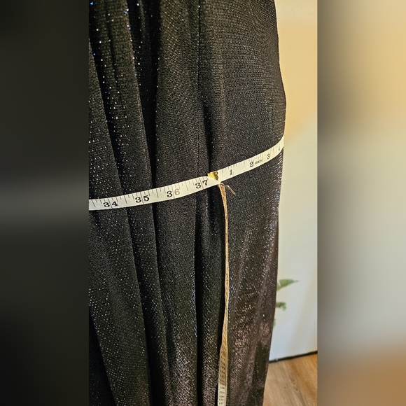 Source Unknown Black Maxi Dress with Belt Detail - Picture 6 of 8